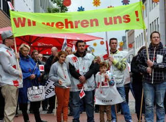Kundgebung vor der ver.di-Geschäftsstelle in Schleswig, 2012 © Holger Rüdel