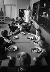 In einem Kindergarten in Kiel 1970 © Holger Rüdel