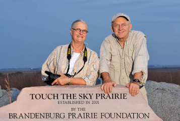 Jim und Judy Brandenburg in der Touch the Sky Prairie bei Luverne USA © Holger Rüdel