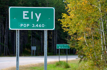 Ortsschild von Ely, Minnesota (USA) © Holger Rüdel
