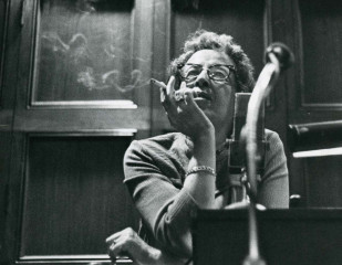 Hannah Arendt an der University of Chicago1966 © Art Resource, New York, Hannah Arendt Bluecher Literary Trust