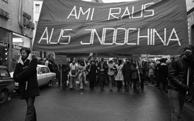 Demonstration gegen den Vietnamkrieg Bonn 1973 © Holger Rüdel