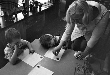 Erziehung in einem Kindergarten in Kiel 1970 © Holger Rüdel