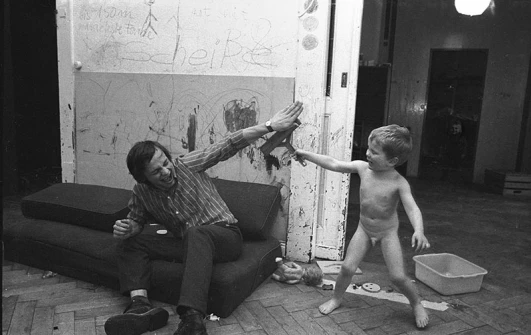 Antiautoritäre Erziehung in einem Kinderladen in Kiel 1970 © Holger Rüdel