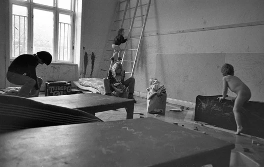 Antiautoritäre Erziehung in einem Kinderladen in Kiel 1970 © Holger Rüdel