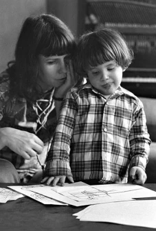 Antiautoritäre Erziehung in einem Kinderladen in Kiel 1970 © Holger Rüdel
