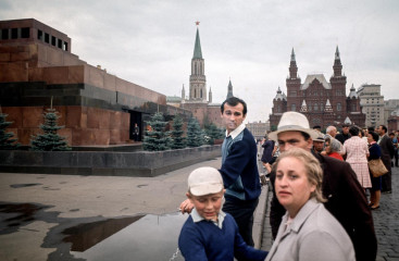 Menschen vor dem Lenin-Mausoleum Moskau 1970 © Holger Rüdel