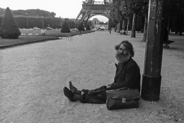 Obdachloser in Paris 1971 © Holger Rüdel