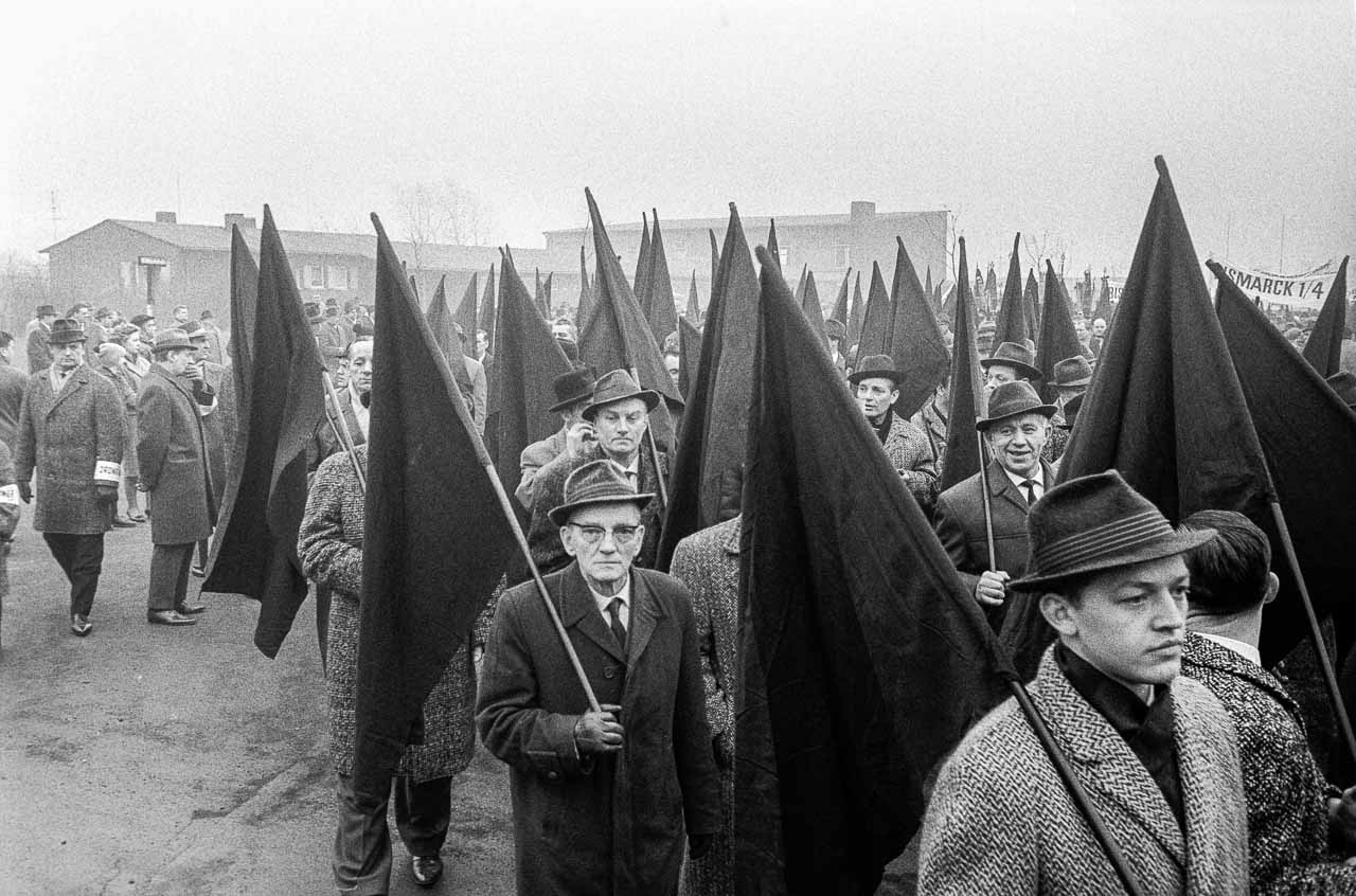 Protest gegen die Stilllegung der Zeche Graf Bismarck in Gelsenkirchen, 19.2.1966. Foto: Anton Tripp/Ruhr Museum Essen
