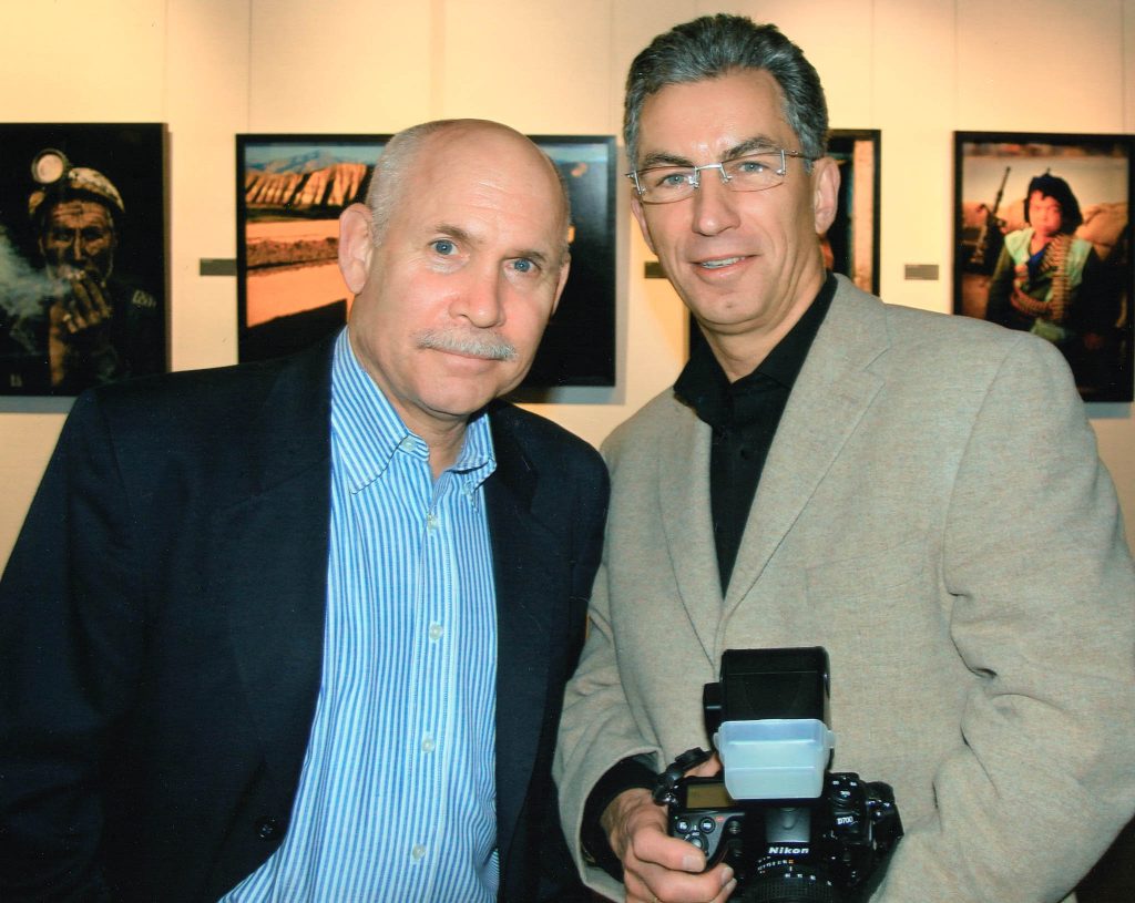 Steve McCurry und Holger Rüdel bei der Pressekonferenz anlässlich der Ausstellungseröffnung am 12. Februar 2009 im Stadtmuseum Schleswig.
